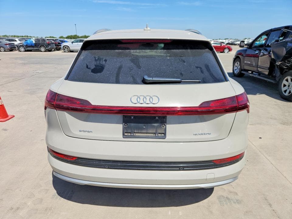 2022 AUDI E-TRON PREMIUM 6