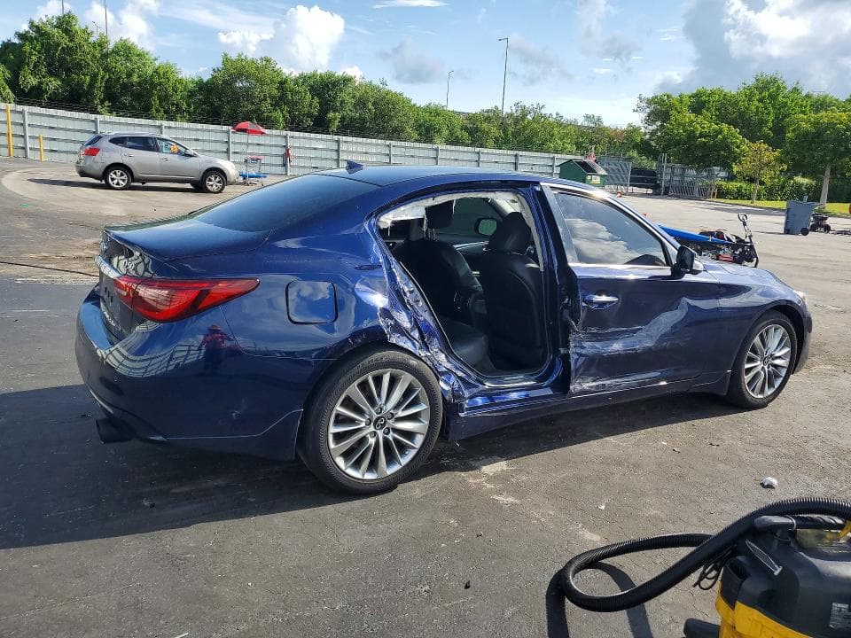 2021 INFINITI Q50 LUXE 3