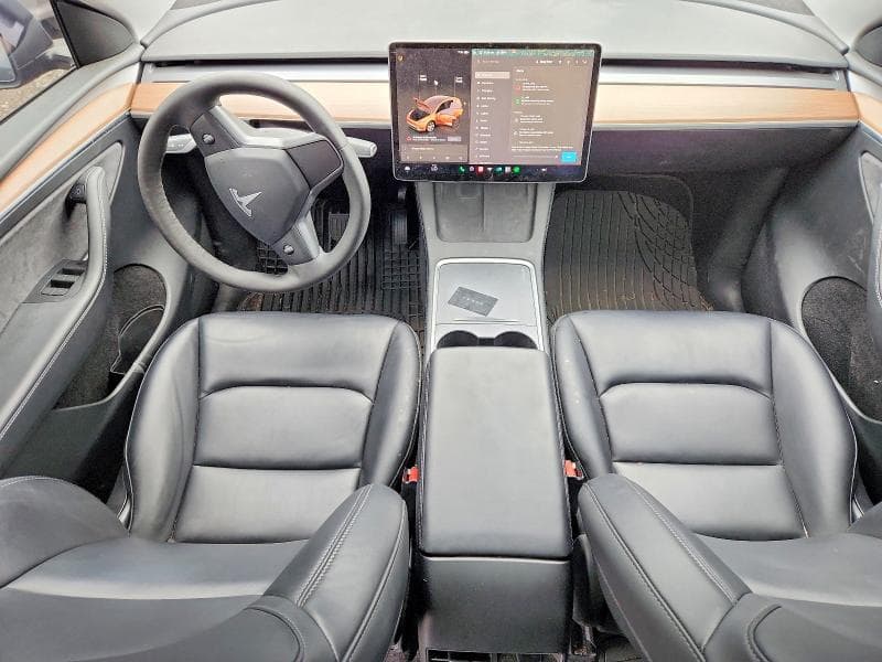 2023 TESLA MODEL Y 8