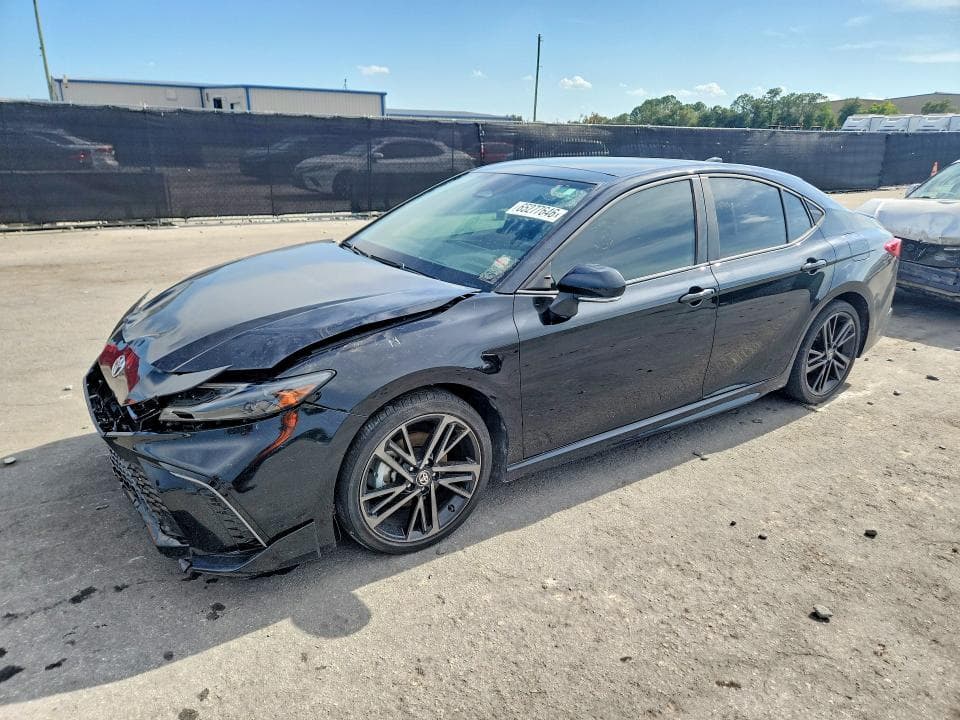 2025 TOYOTA CAMRY XSE