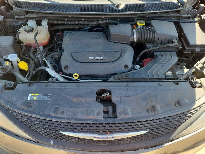 2018 CHRYSLER PACIFICA L 12