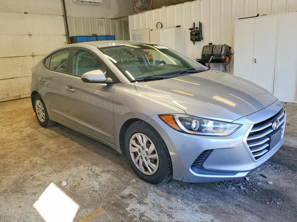 2017 HYUNDAI ELANTRA SE 4