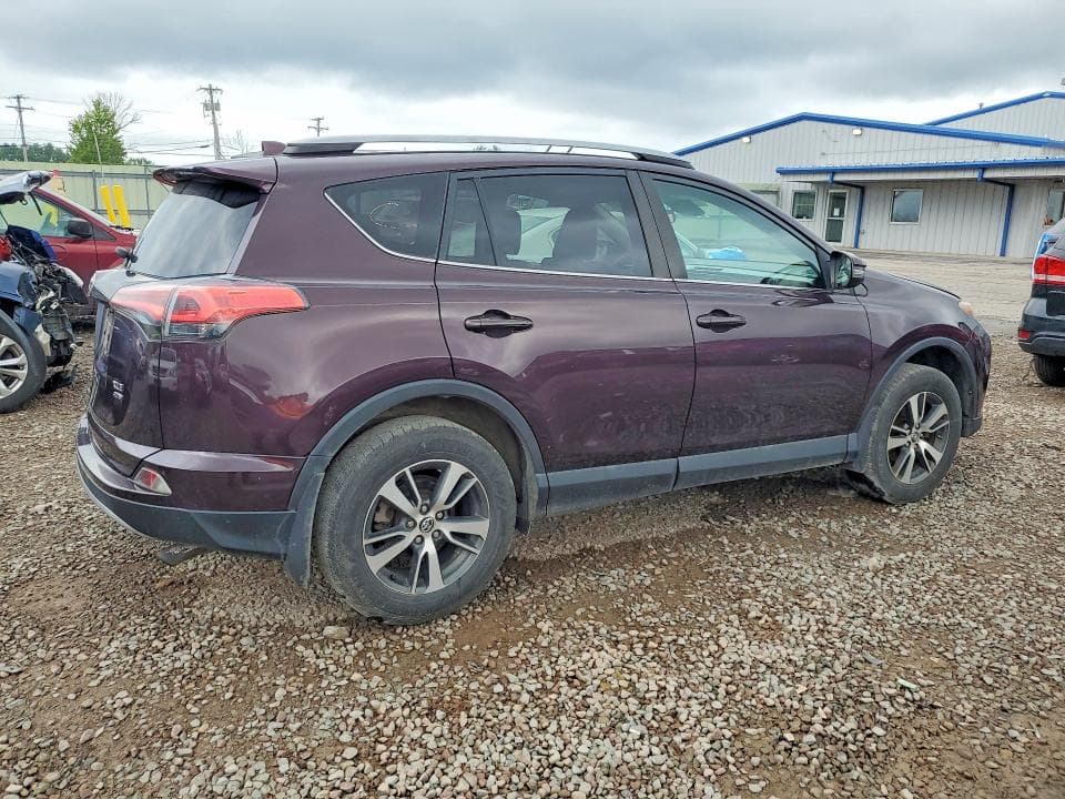 2017 TOYOTA RAV4 XLE 3