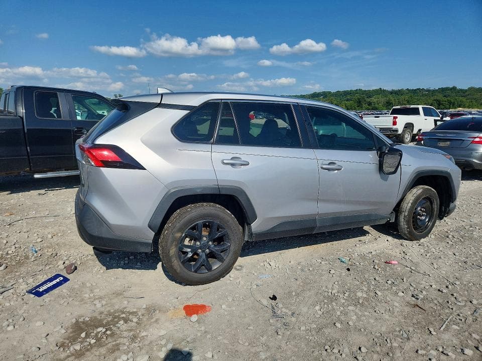 2022 TOYOTA RAV4 LE 3