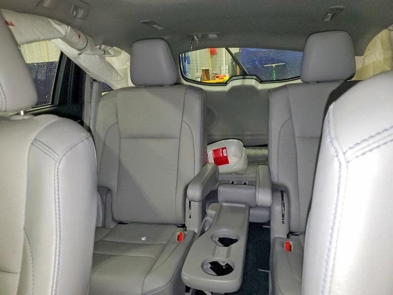 2019 TOYOTA HIGHLANDER LIMITED PLATINUM 10