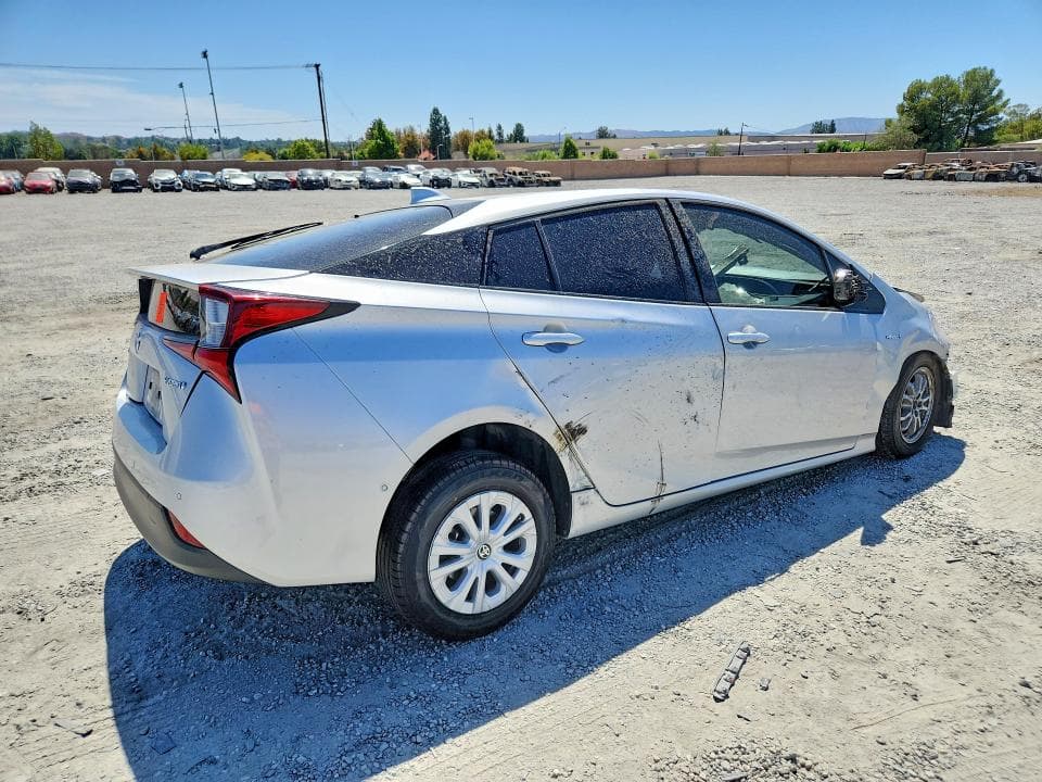 2020 TOYOTA PRIUS LE 3