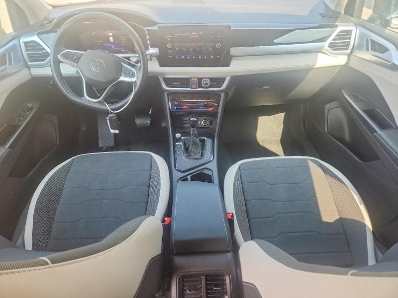 2026 VOLKSWAGEN TAOS SE 8