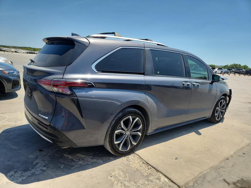 2025 TOYOTA SIENNA PLATINUM 7-PASSENGER 3