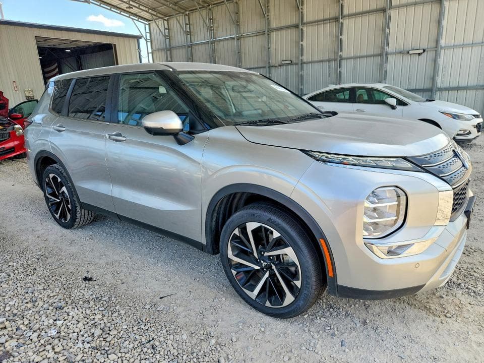 2022 MITSUBISHI OUTLANDER SE 4