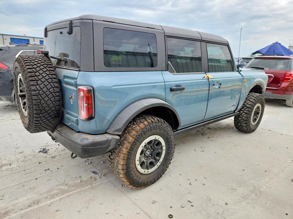 2023 FORD BRONCO BASE 3