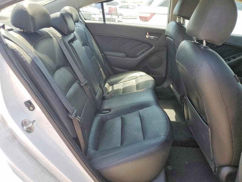 2017 KIA FORTE EX 10