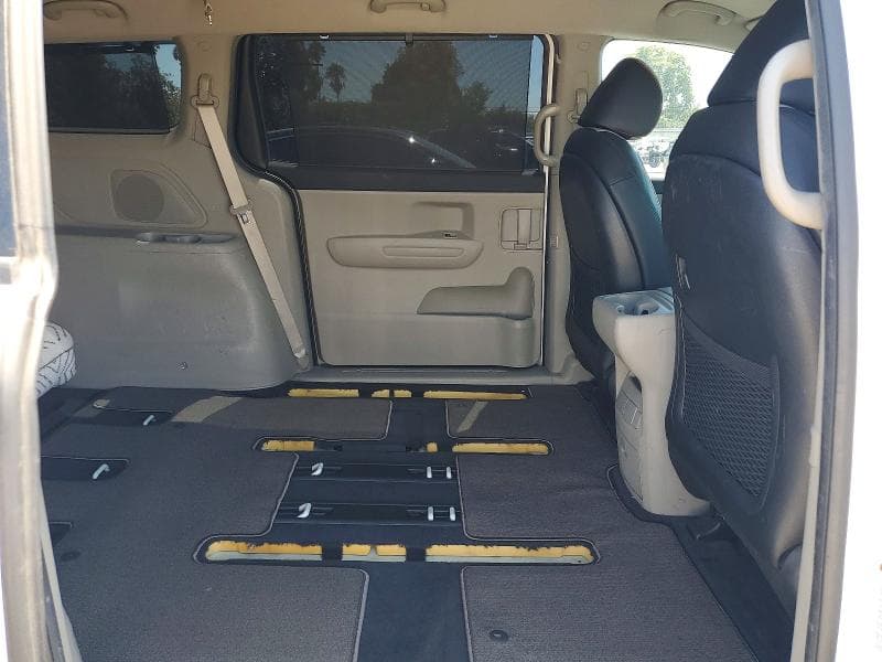 2020 KIA SEDONA EX 11