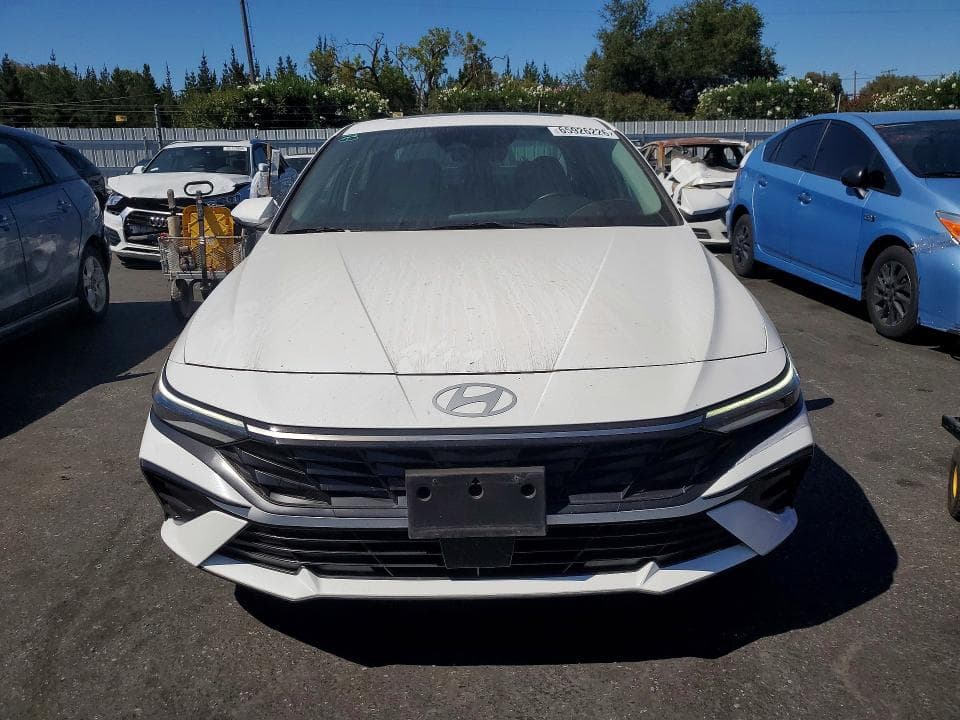 2025 HYUNDAI ELANTRA LIMITED 5