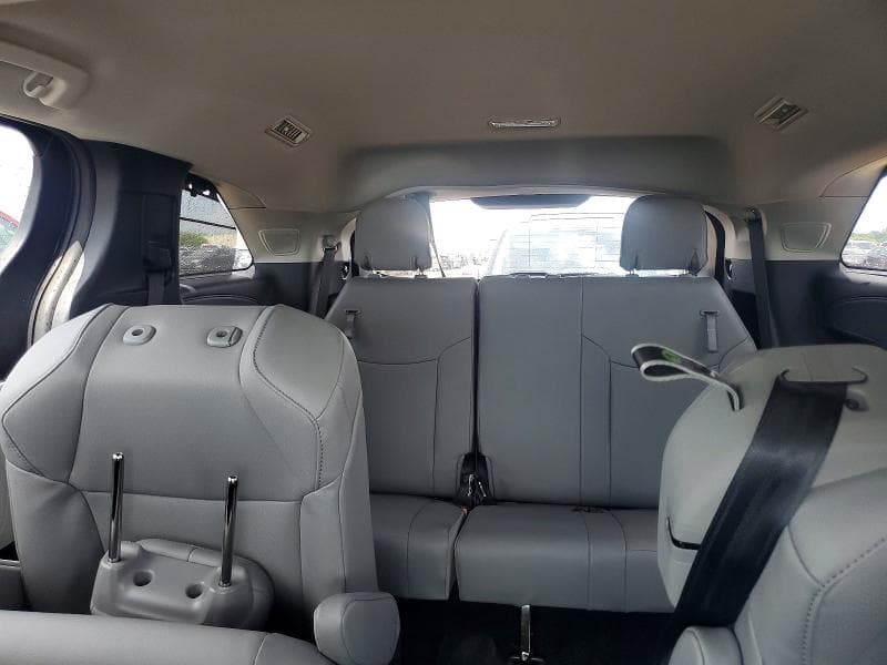 2026 TOYOTA SIENNA XLE 8-PASSENGER 10