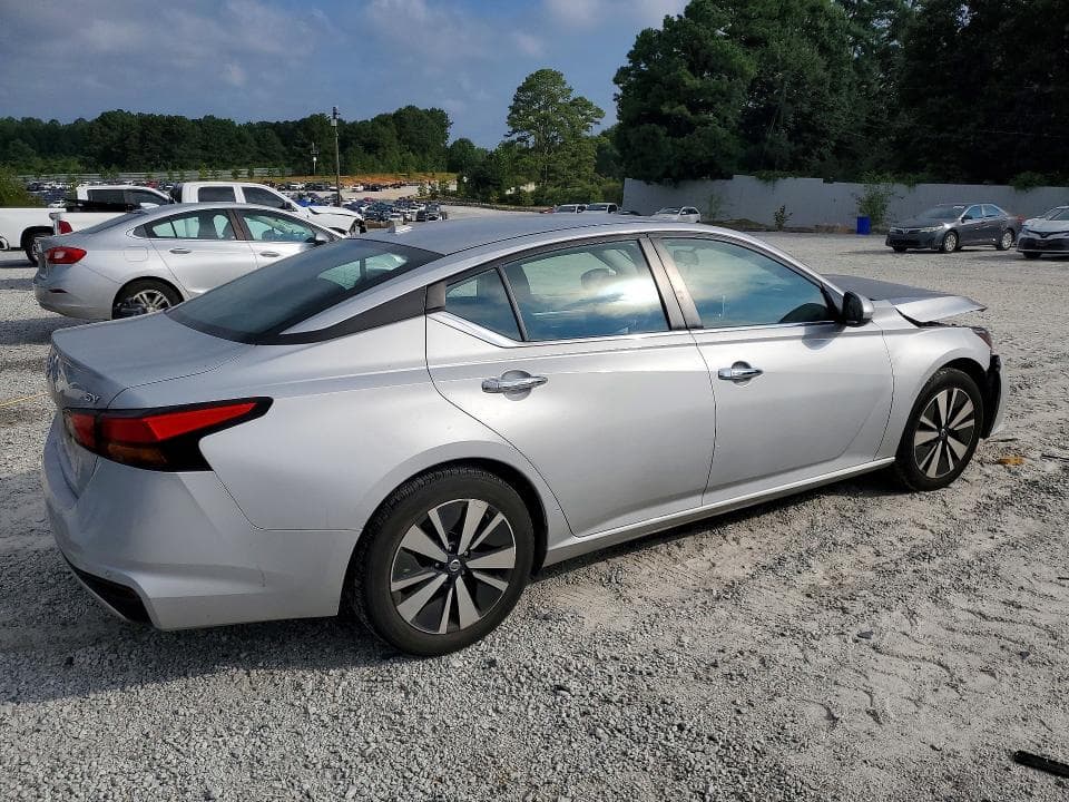 2022 NISSAN ALTIMA SV 3
