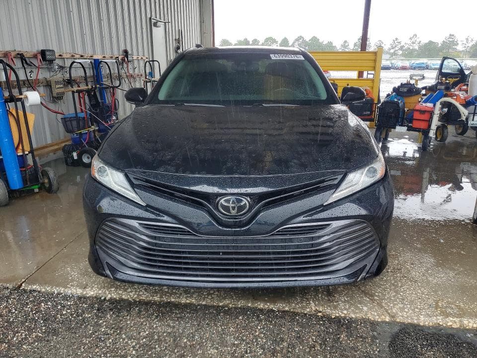 2018 TOYOTA CAMRY XLE 5