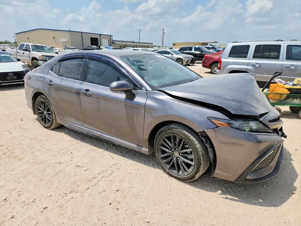 2024 TOYOTA CAMRY SE 4