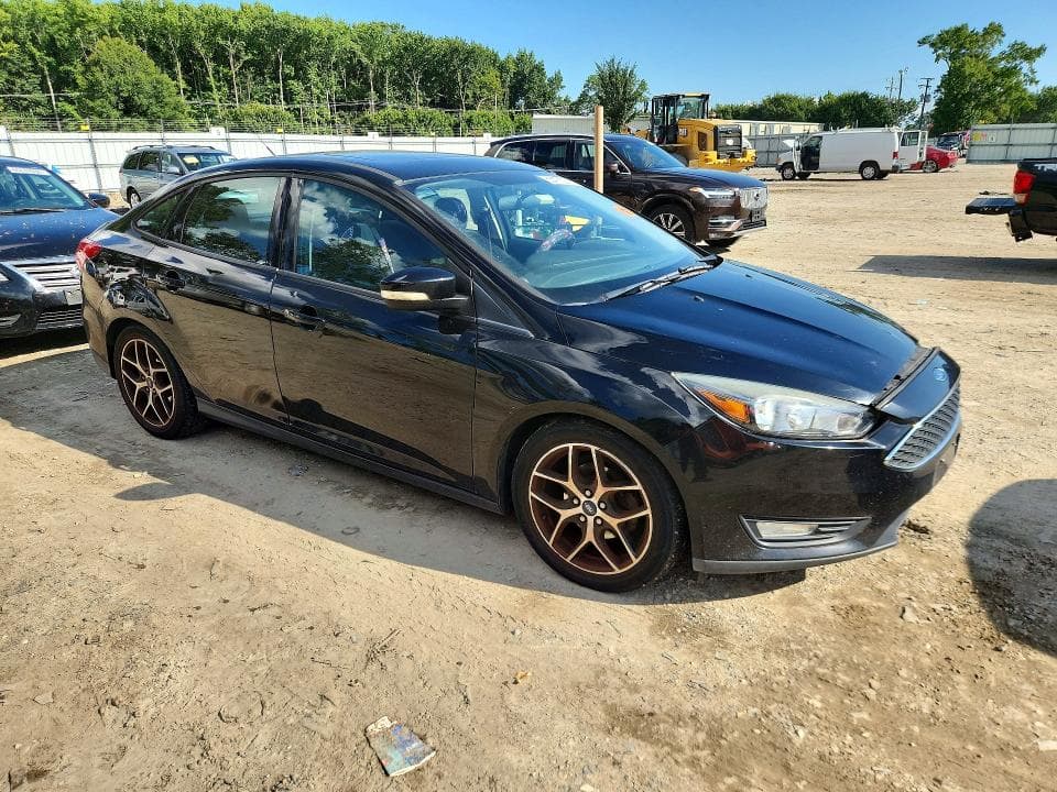 2017 FORD FOCUS SEL 4