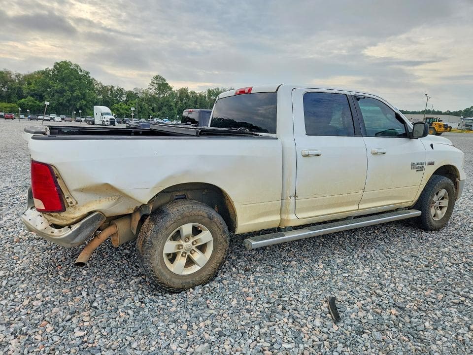 2019 RAM 1500 CLASSIC SLT 3