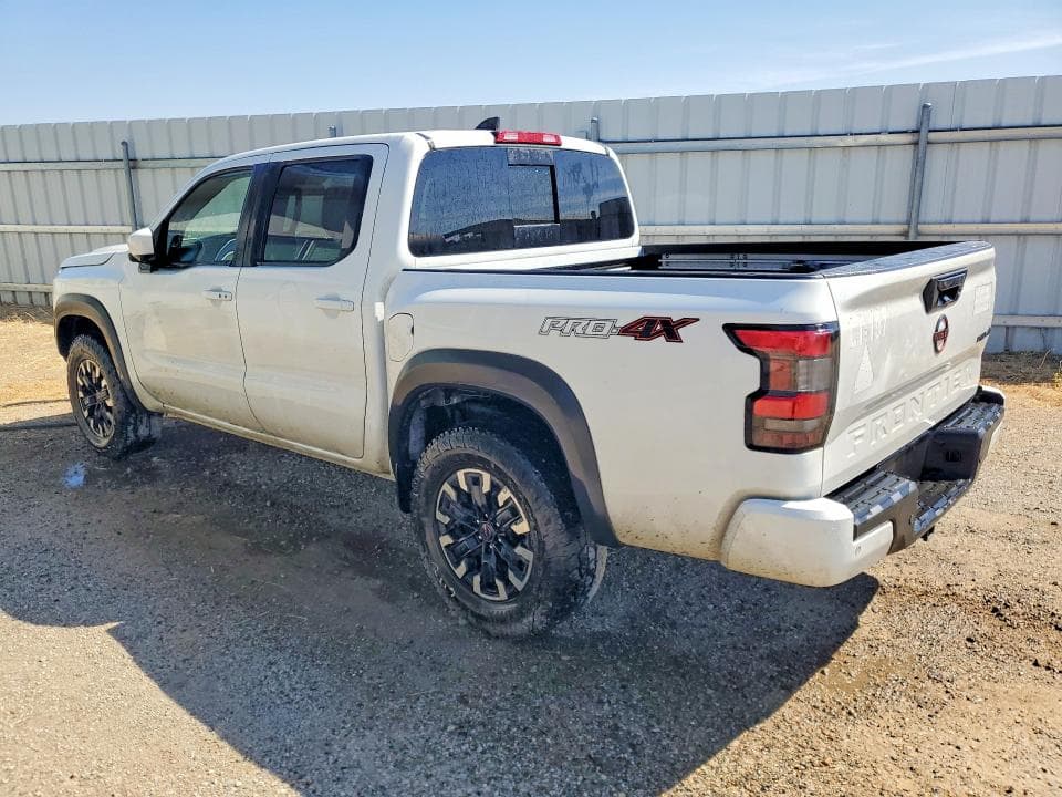 2024 NISSAN FRONTIER PRO-4X 2