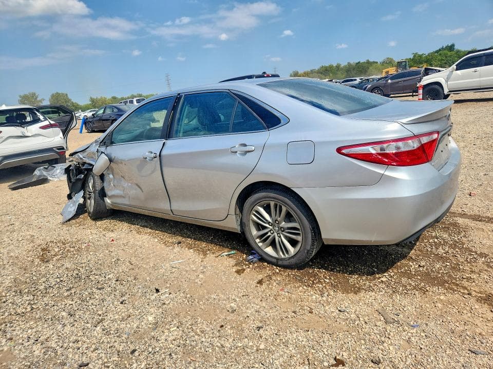 2017 TOYOTA CAMRY SE 2