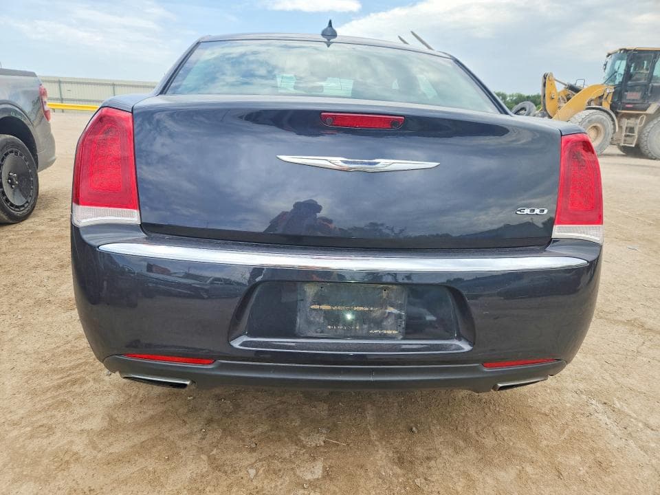 2017 CHRYSLER 300 LIMITED 6