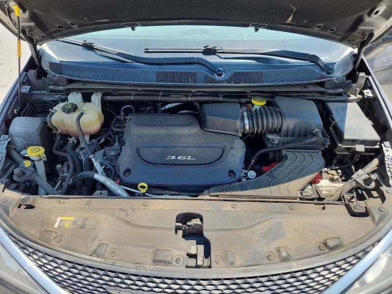 2018 CHRYSLER PACIFICA TOURING L 12