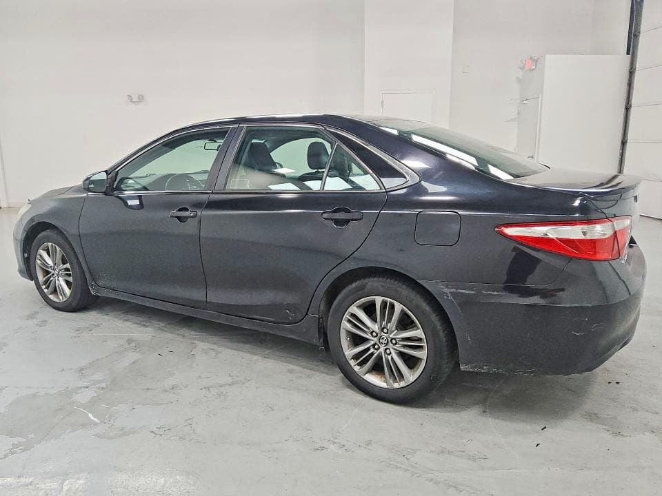 2017 TOYOTA CAMRY SE 2