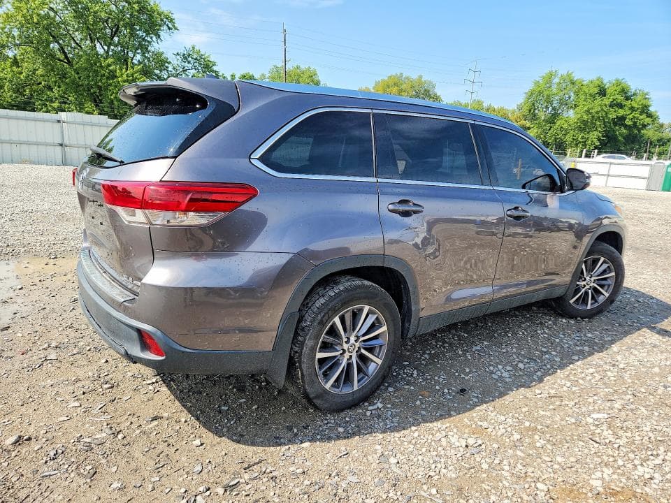 2019 TOYOTA HIGHLANDER XLE 3