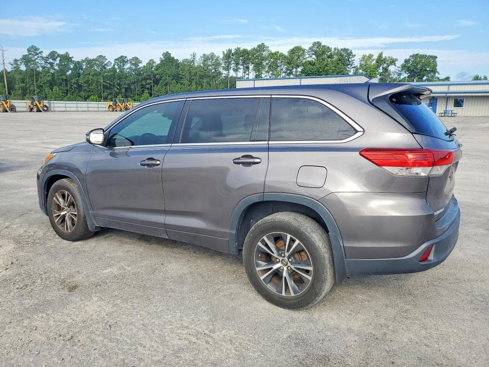 2017 TOYOTA HIGHLANDER LE PLUS 2