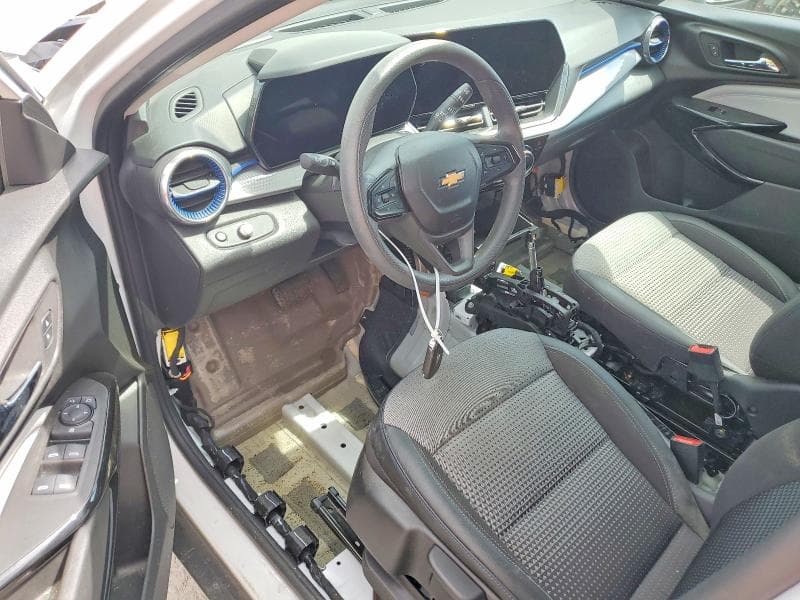 2025 CHEVROLET TRAX 1LT 8