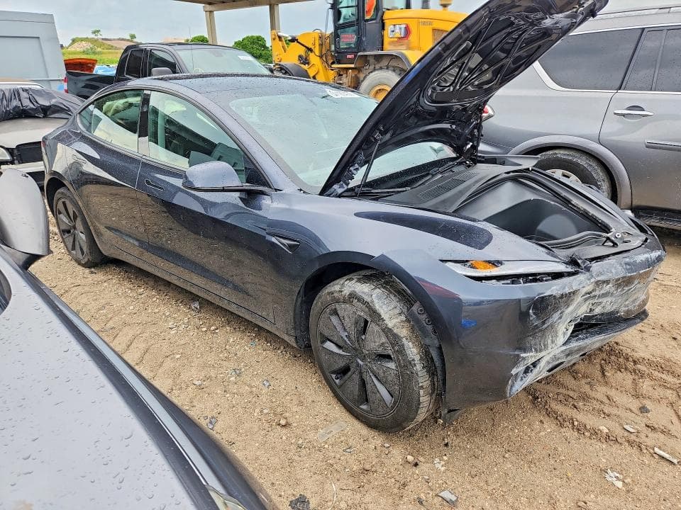 2025 TESLA MODEL 3 4