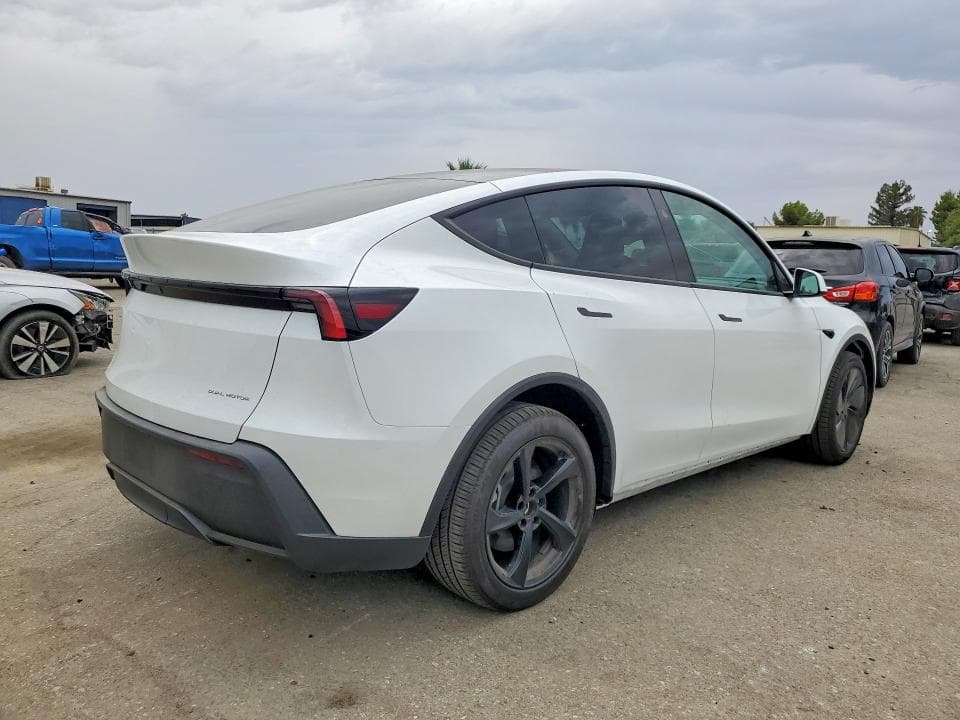 2026 TESLA MODEL Y 3
