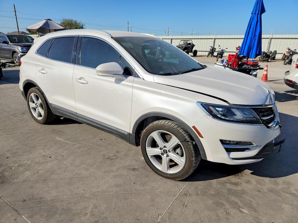 2017 LINCOLN MKC PREMIERE 4