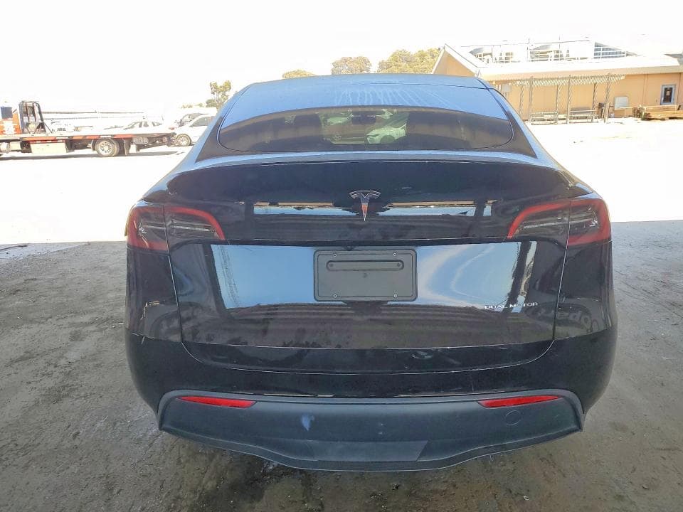 2023 TESLA MODEL Y 6