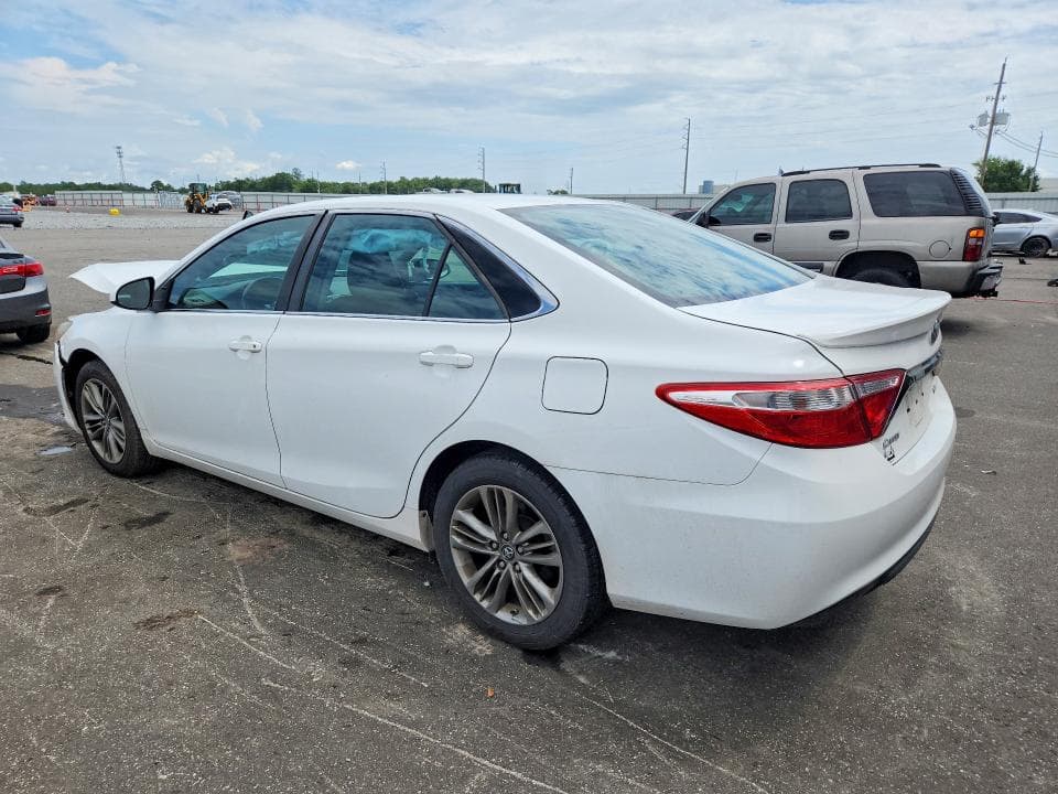 2017 TOYOTA CAMRY SE 2