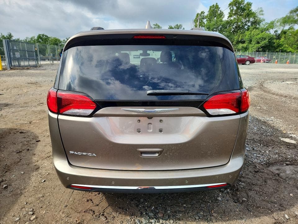 2017 CHRYSLER PACIFICA TOURING L 6