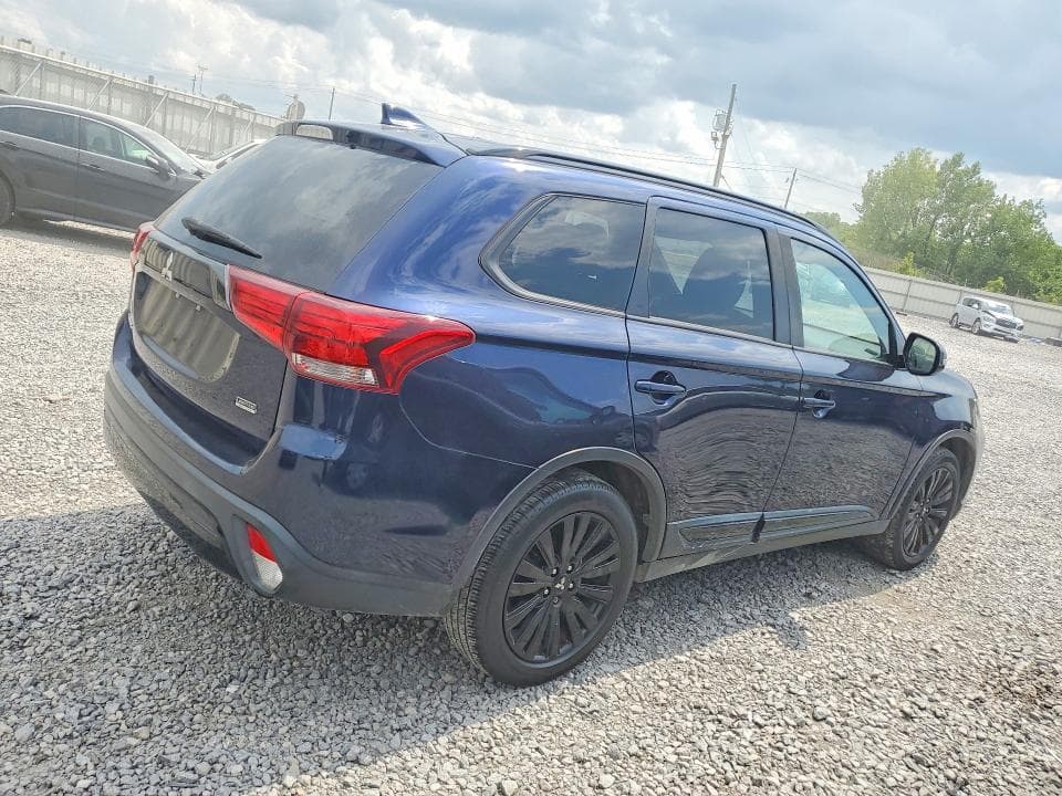 2020 MITSUBISHI OUTLANDER SE 3