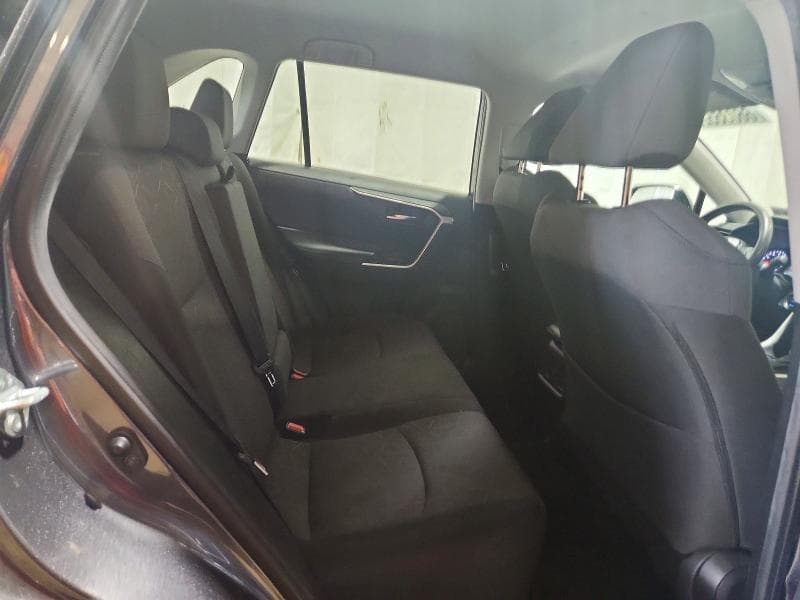 2021 TOYOTA RAV4 XLE 11