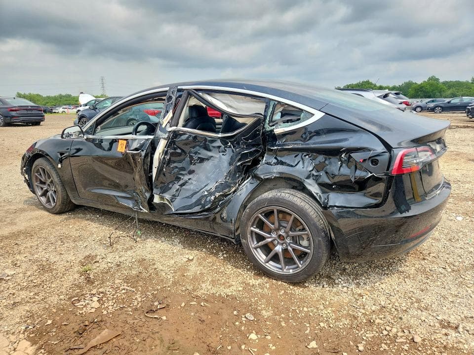 2018 TESLA MODEL 3 2