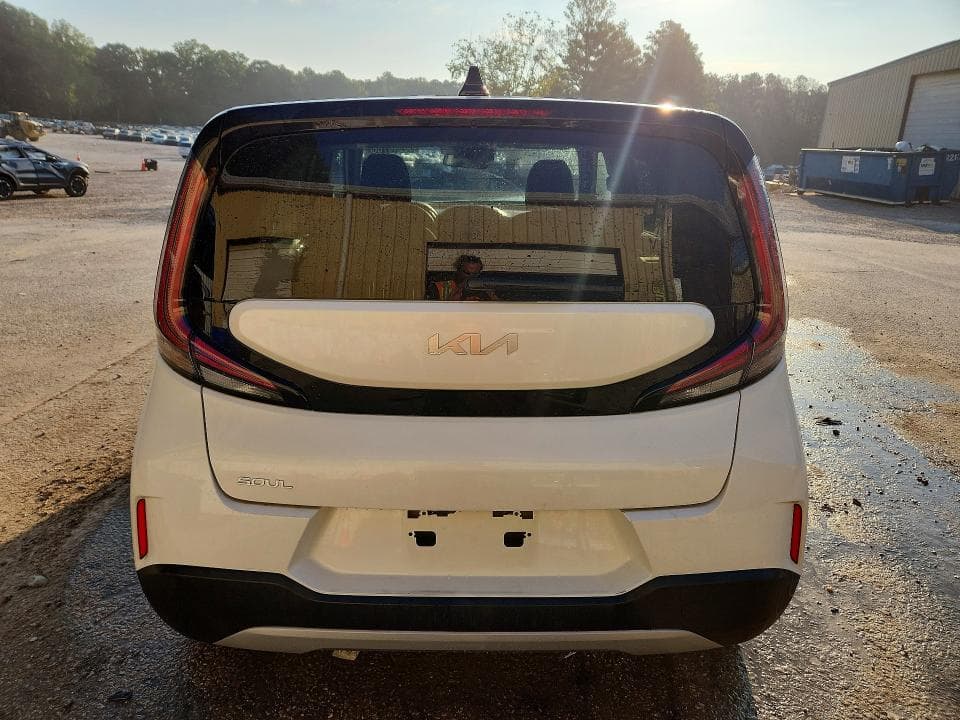 2023 KIA SOUL LX 6