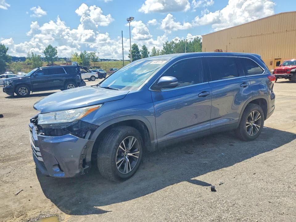 2019 TOYOTA HIGHLANDER LE - 1