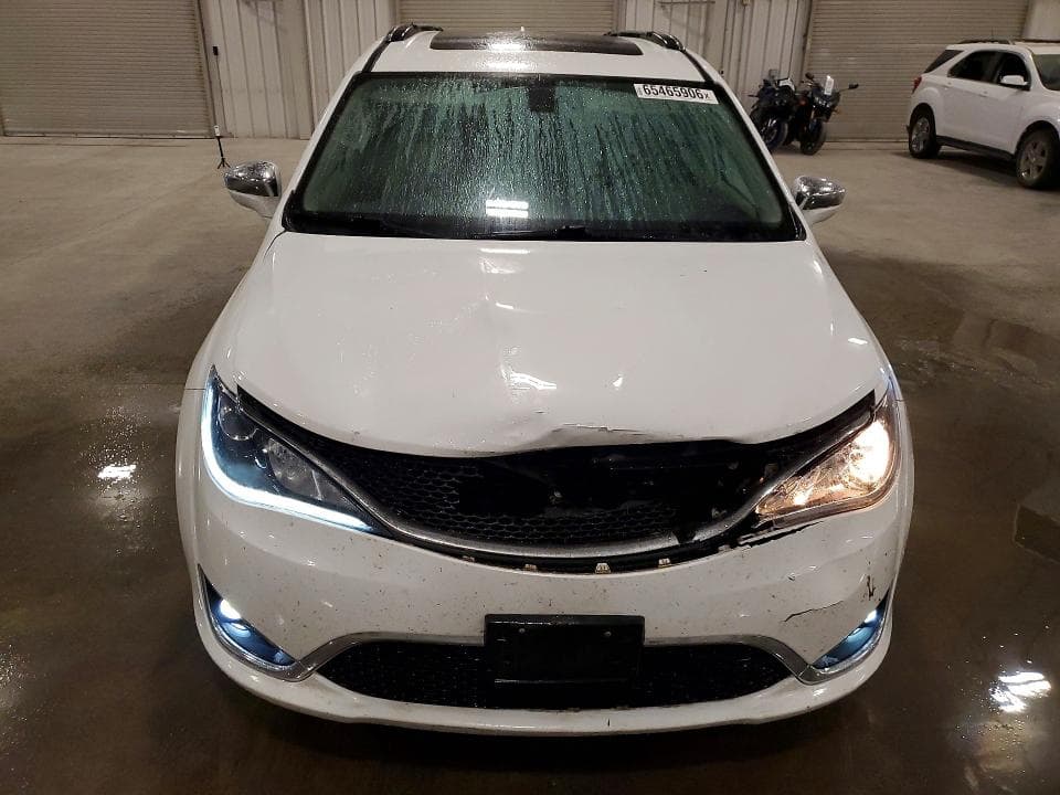 2017 CHRYSLER PACIFICA LIMITED 5