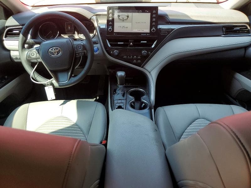 2022 TOYOTA CAMRY HYBRID SE 8
