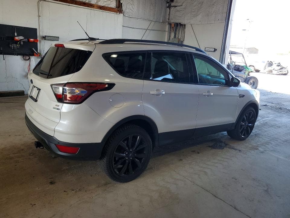 2017 FORD ESCAPE SE 3