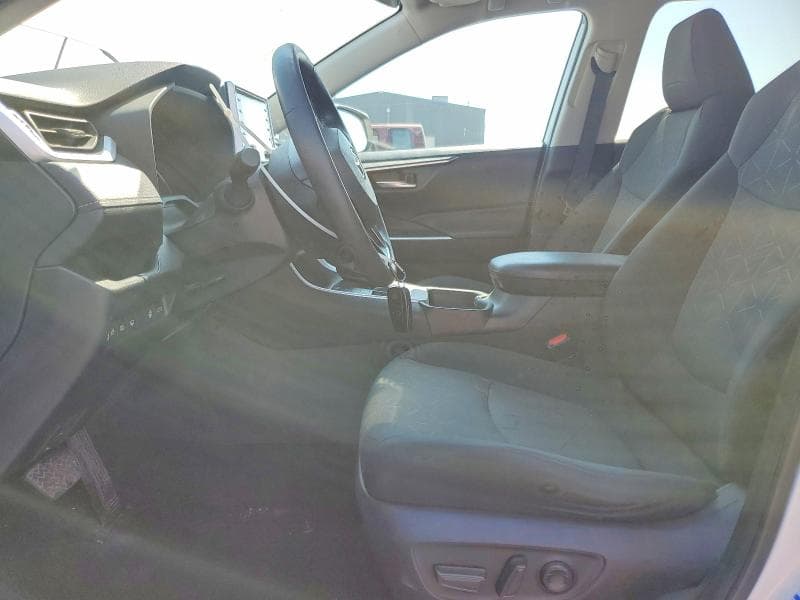 2021 TOYOTA RAV4 XLE 7