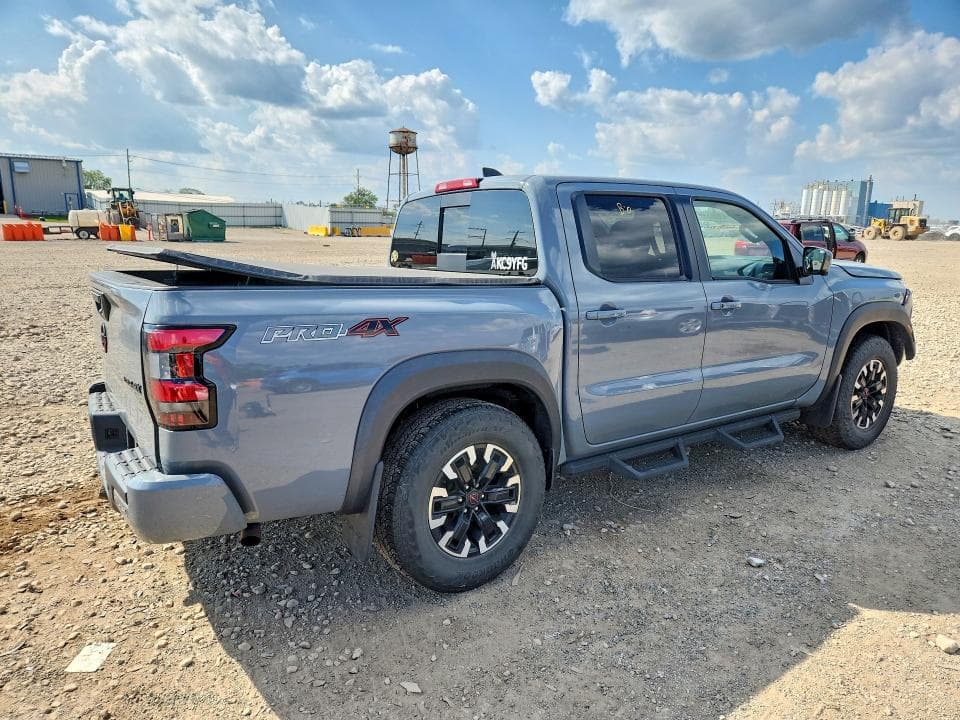 2023 NISSAN FRONTIER PRO-4X 3