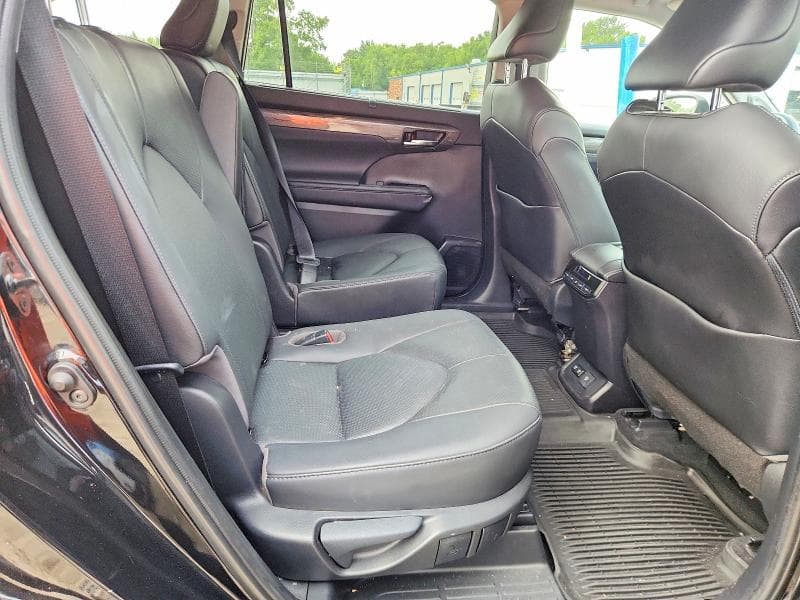 2020 TOYOTA HIGHLANDER LIMITED 11