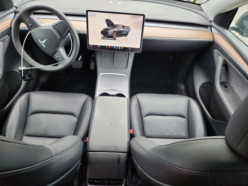 2024 TESLA MODEL Y 8