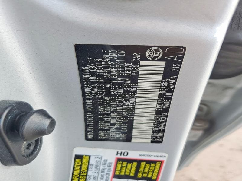 2017 TOYOTA COROLLA SE 12